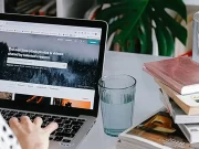 Tokoh Wanita Sebagai Agen Perubahan di Bidang Literasi dan Teknologi Manfaat Internet Bagi Tokoh Wanita