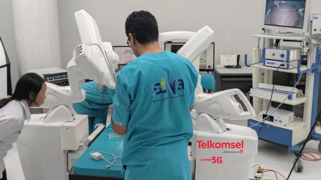 telkomsel telesurgery pertama di indonesia