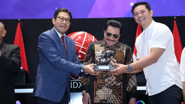 DOOH masuk BEI