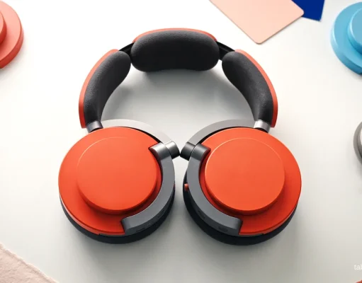 Dyson Memperkenalkan Dyson OnTrac™ headphones Dyson Ontrac Headphones