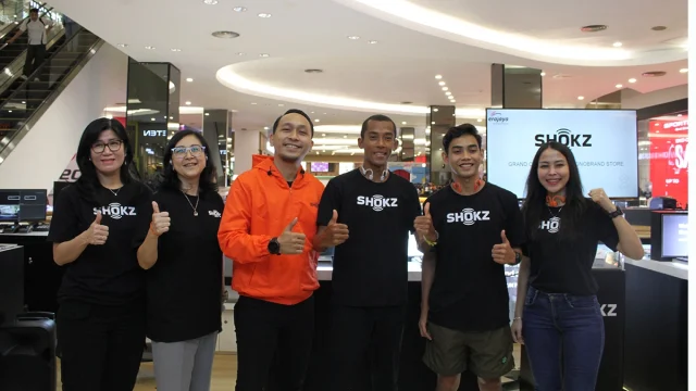 Grand Opening Shokz Monobrand Store