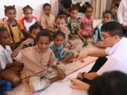 Indosat Berbagi Kasih Lewat Hadiah Natal untuk Anak di NTT Indosat Berbagi Kasih untuk Anak di NTT