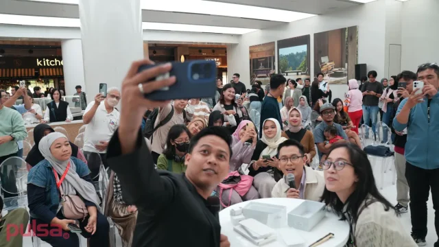 First Sale OPPO Reno13 Series Antrian panjang