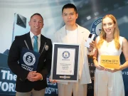 realme GT 7 Pecahkan Guinness World Records, Tahan Nonton Film Nonstop Lebih dari 24 Jam! Guinness World Records realme GT 7