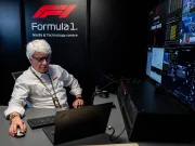 Formula 1 Uji Coba Lenovo ThinkPad X9 Aura Edition, Ini Hasilnya! Lenovo ThinkPad X9 Aura Edition di Formula 1 Media & Technology Centre