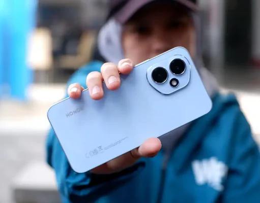 Pasar Smartphone Global Turun 4,1% di Q1 2026, Honor Justru Melejit 24%! Ini Penyebabnya Cara HONOR 400 Rekam Momen Perjalanan