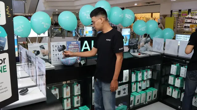 Flagship Island Booth Aukey