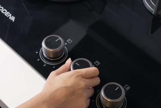 Modena Ungkap Fitur Penting Saat Memilih Kompor Tanam Memilih Kompor Tanam Modena