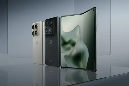 Motorola Razr Fold Resmi Dikenalkan, Punya Layar Lipat 8,09 Inci Motorola Razr Fold Resmi Dikenalkan