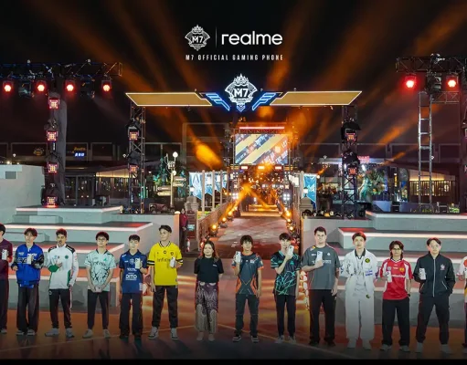 Sejarah Baru di M7! 16 Tim Nyalakan realme 15 Pro 5G Bersamaan di Opening Ceremony Serah Terima realme 15 Pro 5G di Opening Ceremony M7