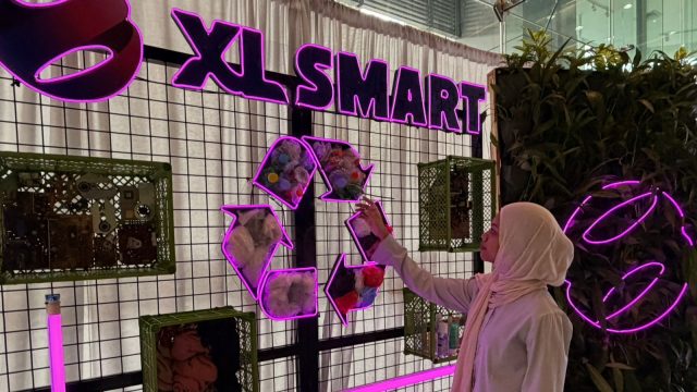 XLSMART Rating 2 Sustainable Fitch