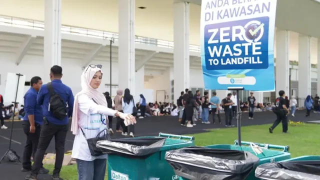 XLSMART Kelola Sampah Berkelanjutan di Ultraverse Festival XLSMART Kelola Sampah Berkelanjutan di Ultraverse Festival