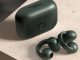 Moto Buds Loop, Earbud Open-Ear Canggih dengan Audio Bose dan Fitur AI