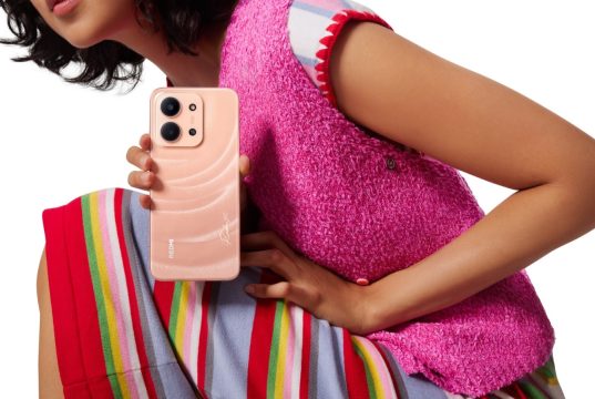 REDMI 15C Dukung Aktivitas Anak Muda Seharian Berkat Baterai 6000mAh REDMI 15C