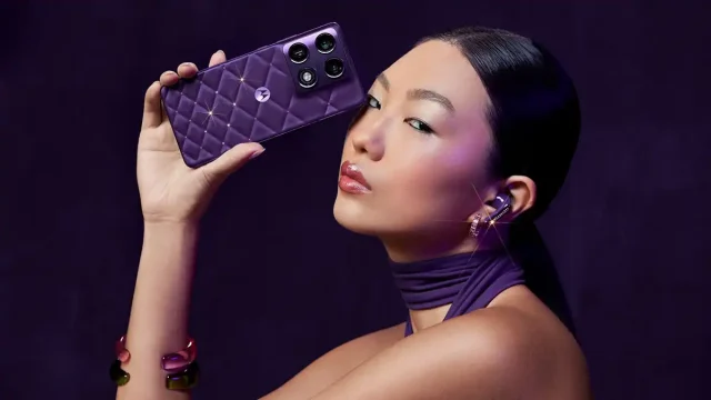 Motorola Signature Swarovski